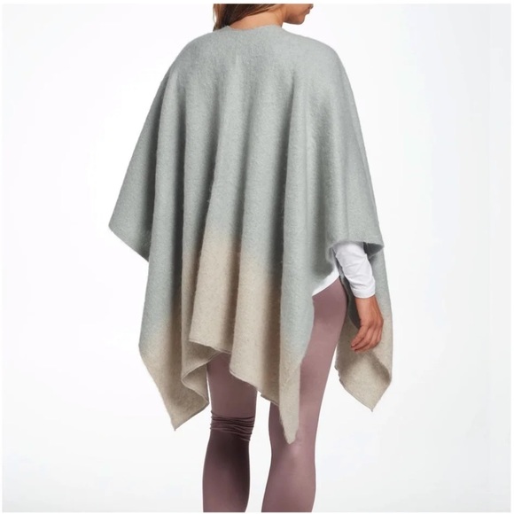 Calia by Carrie Underwood Ombré Wrap - Picture 3 of 9